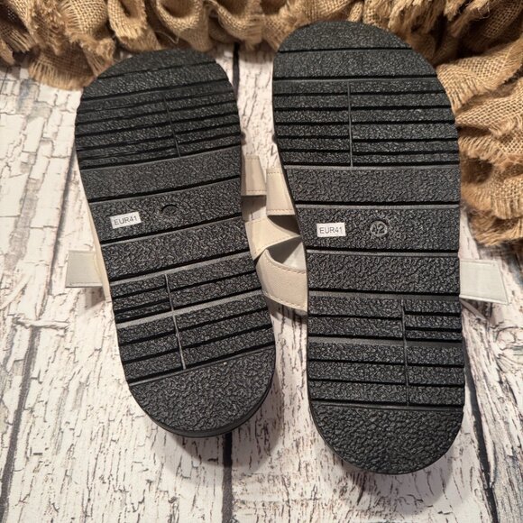 NWOT Womens Slide on Sandals Off White Black - Picture 5 of 5